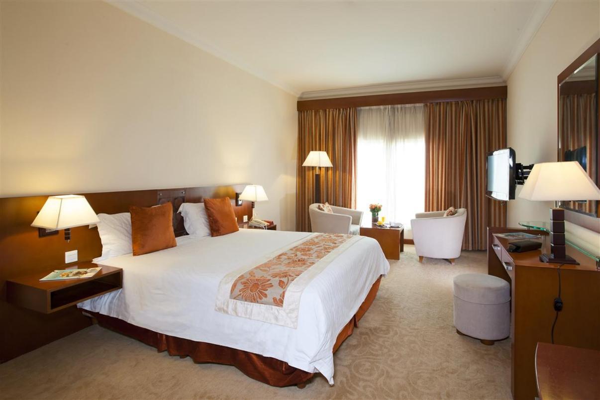 Hotel Ledger Plaza Банги Экстерьер фото